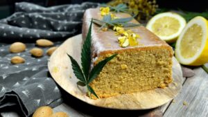 Space Cake de limón. Un bizcocho de marihuana fácil y sencilla